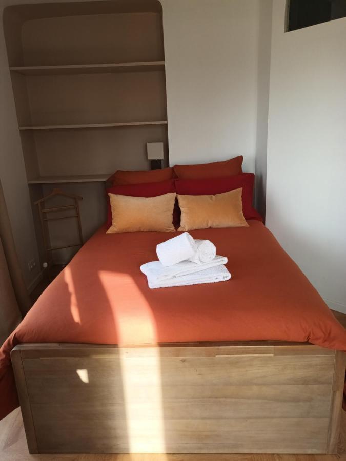 Paris Balcony Top Floor Room Bagian luar foto