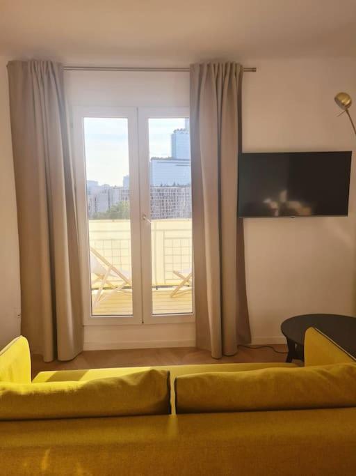 Paris Balcony Top Floor Room Bagian luar foto