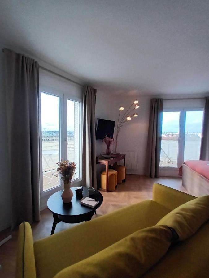 Paris Balcony Top Floor Room Bagian luar foto
